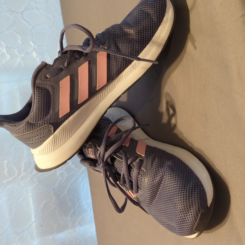 ADIDAS - Picture 2 of 4